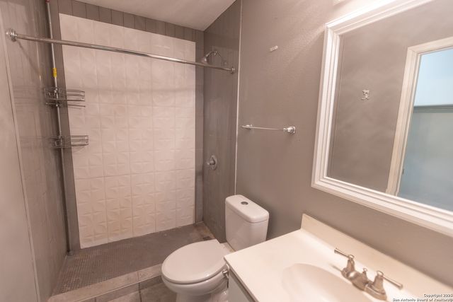 13043 Woller Crk, San Antonio, TX 78249