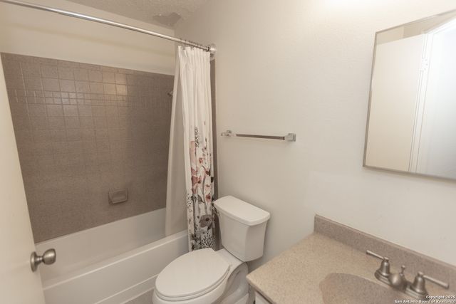 13043 Woller Crk, San Antonio, TX 78249