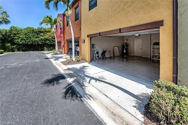 8949 Malibu ST # 304, Naples, FL 34113