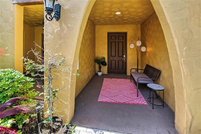 8949 Malibu ST # 304, Naples, FL 34113