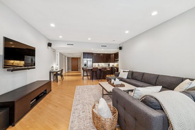 680 N LAKE SHORE Drive 1407, Chicago, IL 60611