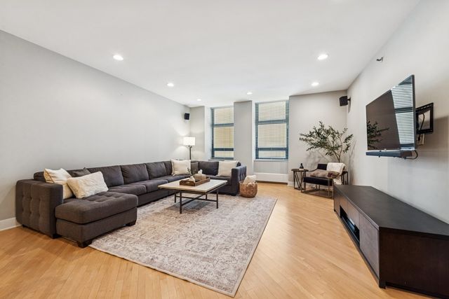 680 N LAKE SHORE Drive 1407, Chicago, IL 60611