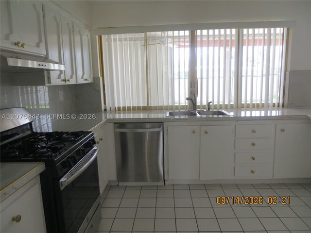 8570 Sunset Strip 8570, Sunrise, FL 33322