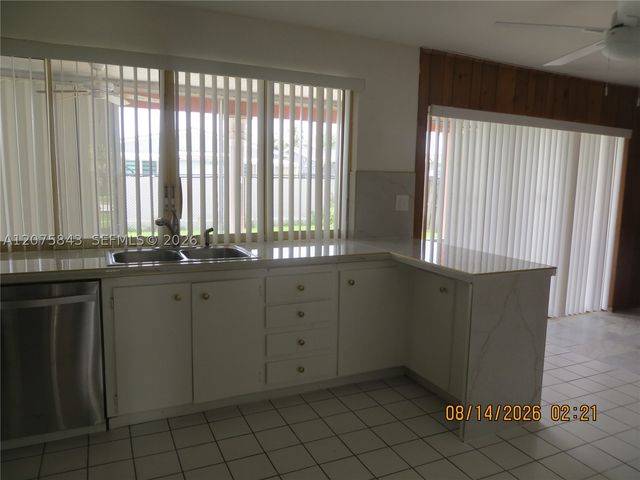8570 Sunset Strip 8570, Sunrise, FL 33322
