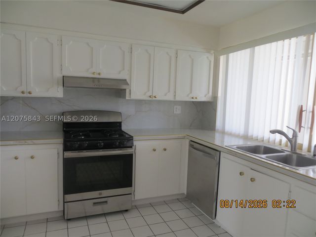 8570 Sunset Strip 8570, Sunrise, FL 33322