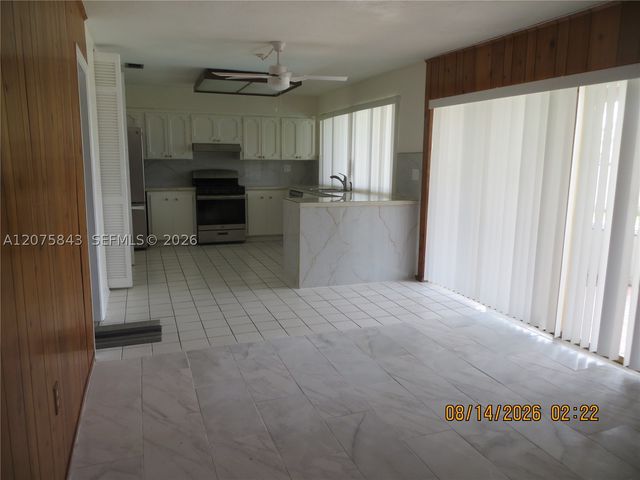 8570 Sunset Strip 8570, Sunrise, FL 33322