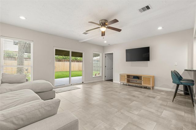 4414 W 43rd Street, Houston, TX 77092