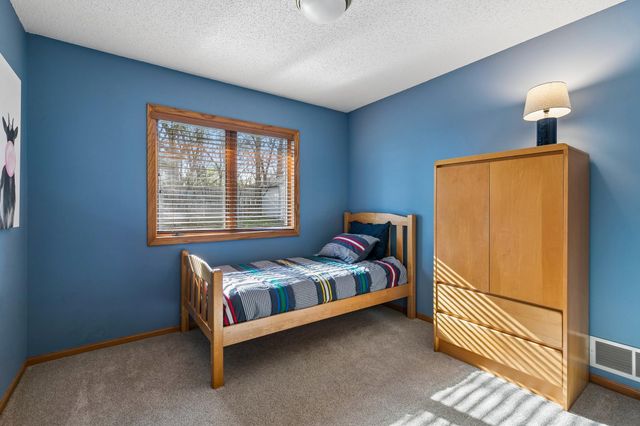 19625 Ireland Way, Lakeville, MN 55044
