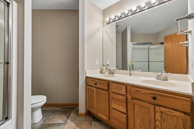 19625 Ireland Way, Lakeville, MN 55044