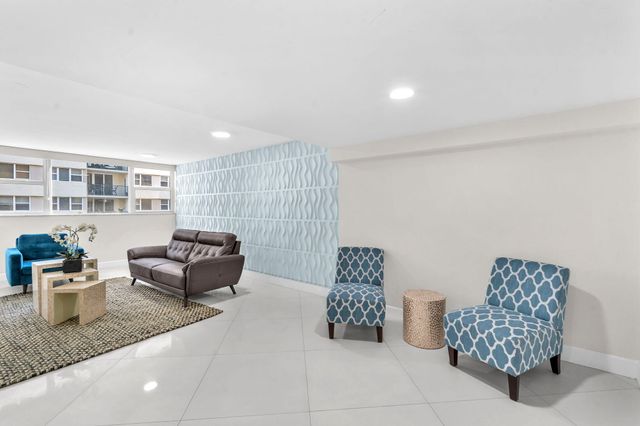 1239 HILLSBORO MILE 202, Hillsboro Beach, FL 33062