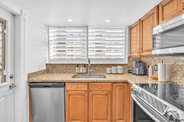 1239 HILLSBORO MILE 202, Hillsboro Beach, FL 33062