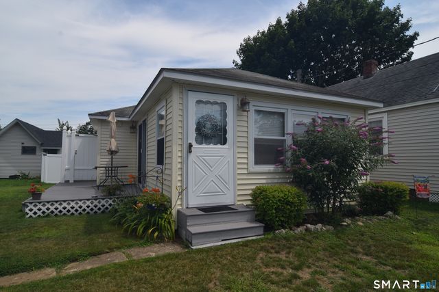 10 Hartford Avenue, Old Lyme, CT 06371