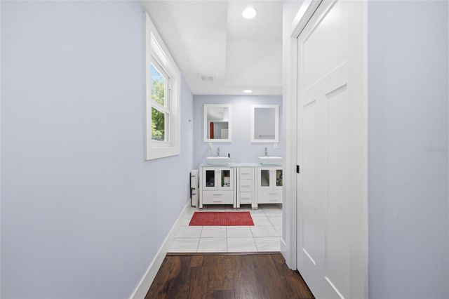 403 NE 9 STREET, Gainesville, FL 32601