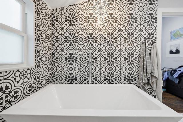 403 NE 9 STREET, Gainesville, FL 32601