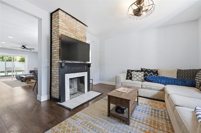 403 NE 9 STREET, Gainesville, FL 32601