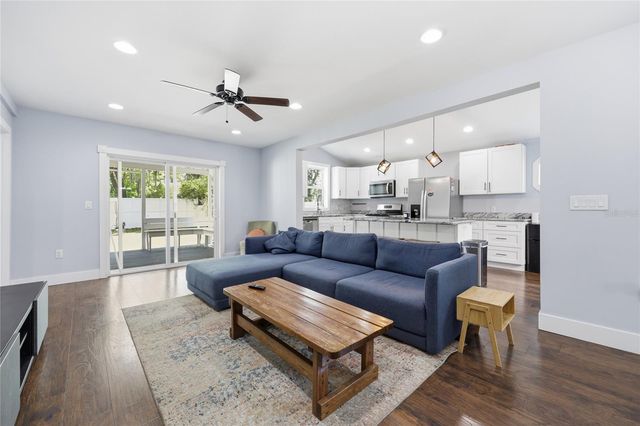 403 NE 9 STREET, Gainesville, FL 32601