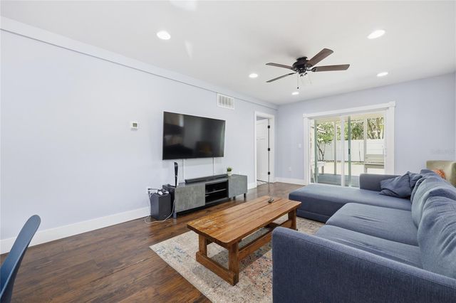 403 NE 9 STREET, Gainesville, FL 32601