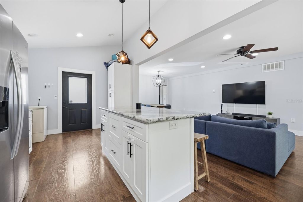 Image 17 of property listing at 403 NE 9 STREET, Gainesville, FL 32601