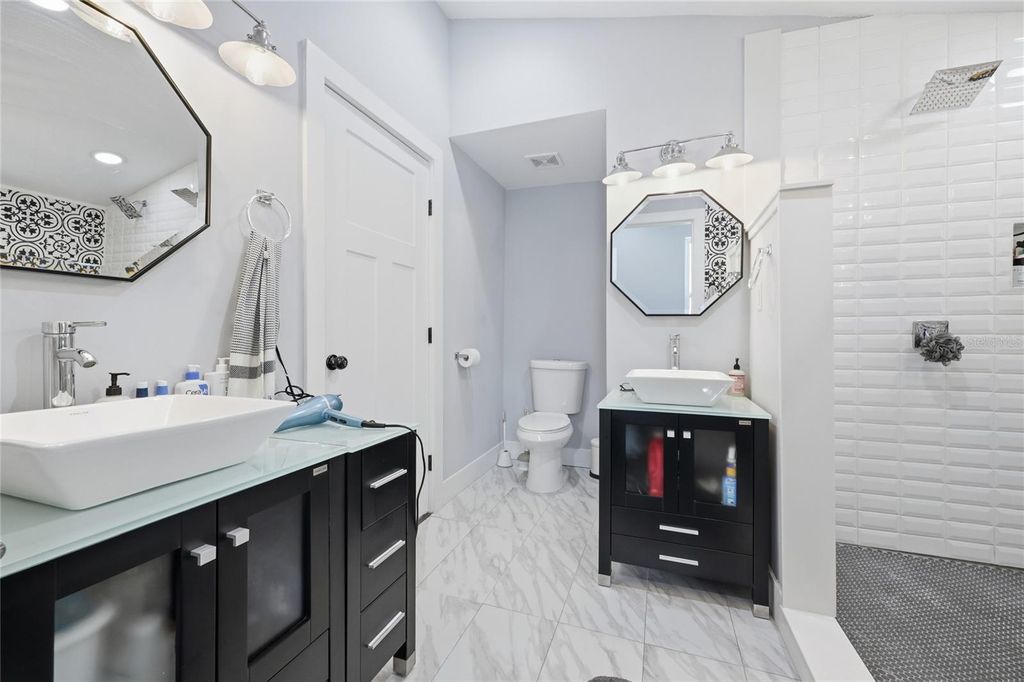 Image 40 of property listing at 403 NE 9 STREET, Gainesville, FL 32601