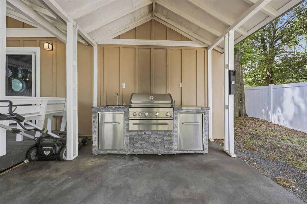 Image 54 of property listing at 403 NE 9 STREET, Gainesville, FL 32601