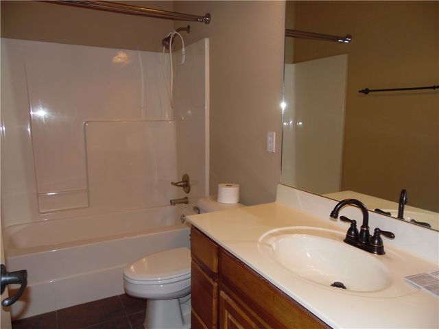 5301 S Stone Bay Court, Rogers, AR 72758