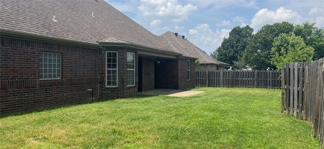 5301 S Stone Bay Court, Rogers, AR 72758