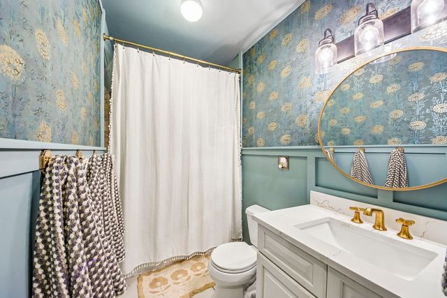 3011 W Gunnison Street 1W, Chicago, IL 60625