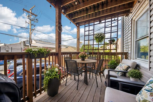 3011 W Gunnison Street 1W, Chicago, IL 60625