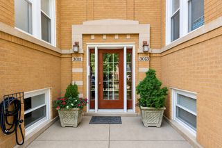3011 W Gunnison Street 1W, Chicago, IL 60625