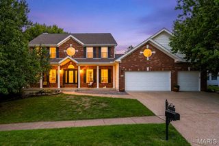 2561 Christopher Oaks Court, Oakville, MO 63129