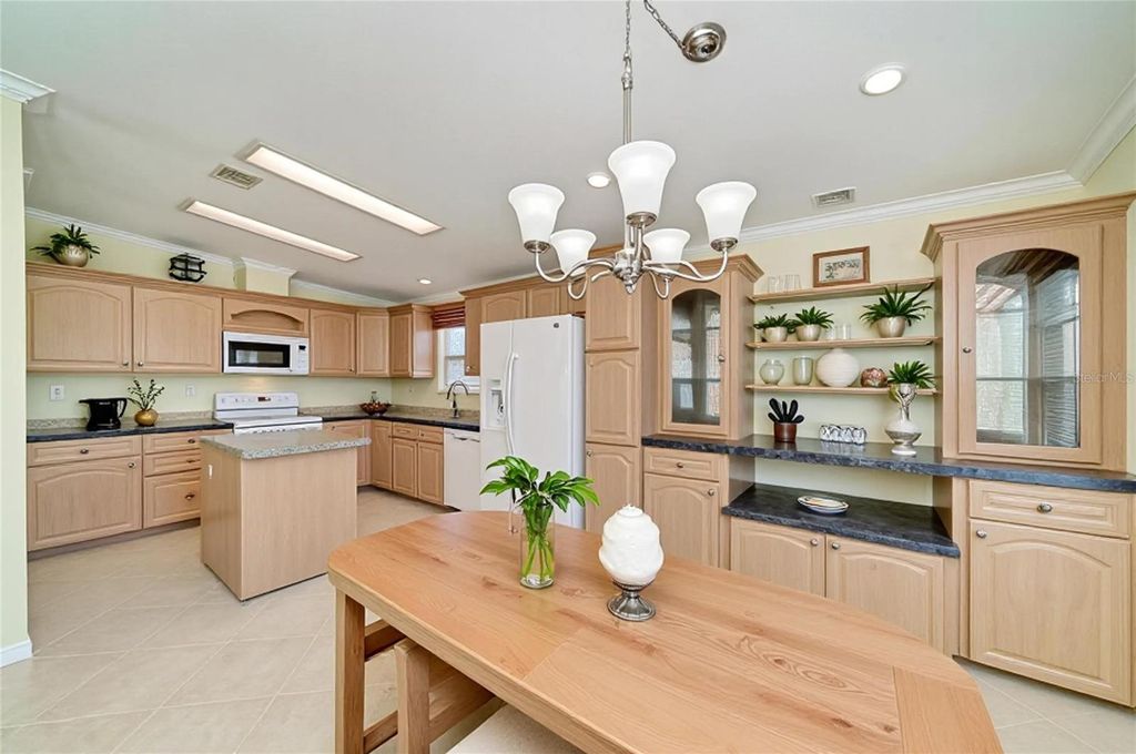 Image 17 of property listing at 5316 53RD AVENUE E A23, Bradenton, FL 34203