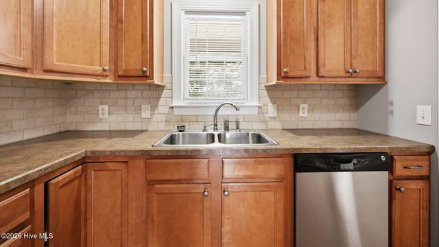 618 Broadmoor Court, Grimesland, NC 27837