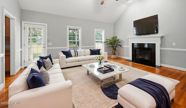 618 Broadmoor Court, Grimesland, NC 27837