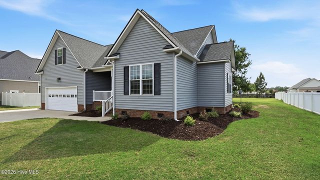 618 Broadmoor Court, Grimesland, NC 27837