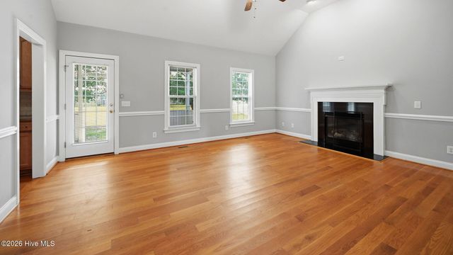 618 Broadmoor Court, Grimesland, NC 27837