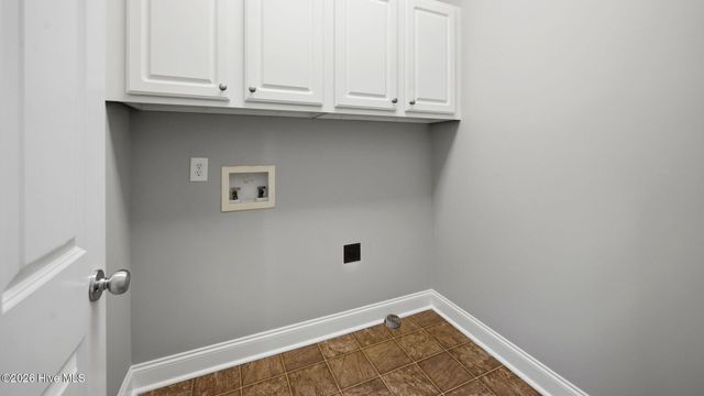 618 Broadmoor Court, Grimesland, NC 27837