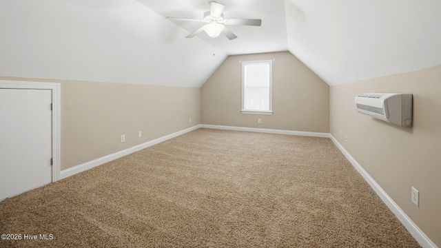 618 Broadmoor Court, Grimesland, NC 27837