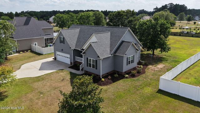 618 Broadmoor Court, Grimesland, NC 27837
