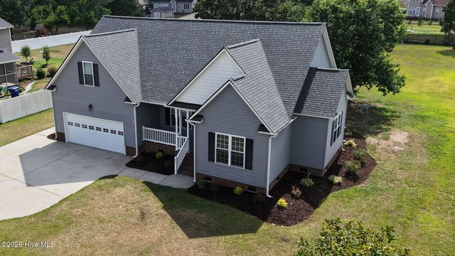 618 Broadmoor Court, Grimesland, NC 27837