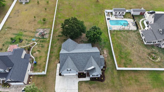 618 Broadmoor Court, Grimesland, NC 27837