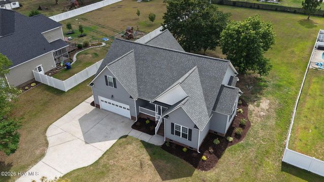 618 Broadmoor Court, Grimesland, NC 27837