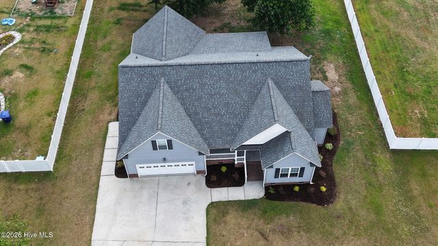 618 Broadmoor Court, Grimesland, NC 27837