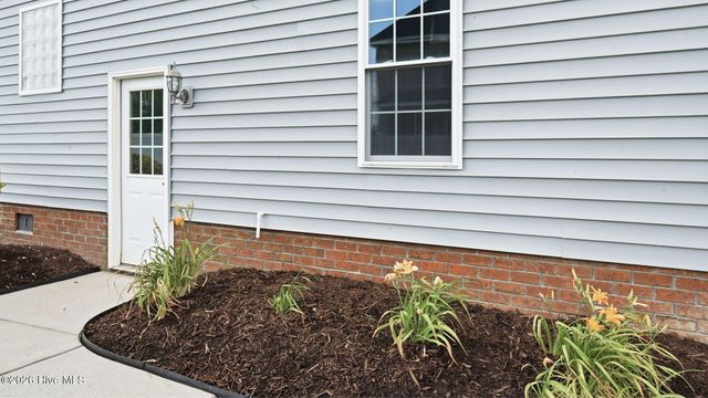 618 Broadmoor Court, Grimesland, NC 27837