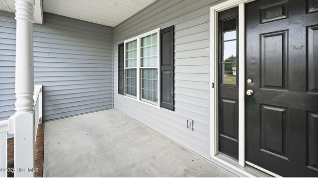 618 Broadmoor Court, Grimesland, NC 27837