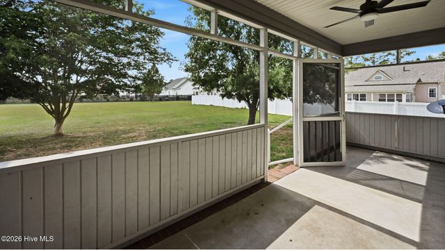 618 Broadmoor Court, Grimesland, NC 27837