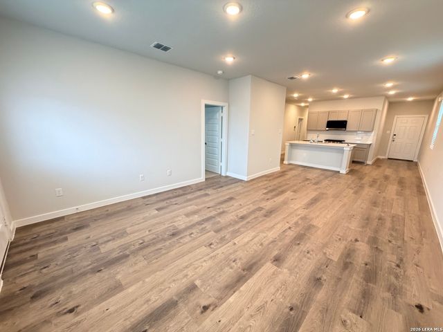 9879 Chavaneaux, San Antonio, TX 78221