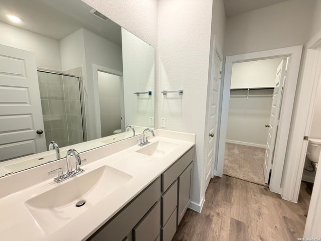 9879 Chavaneaux, San Antonio, TX 78221
