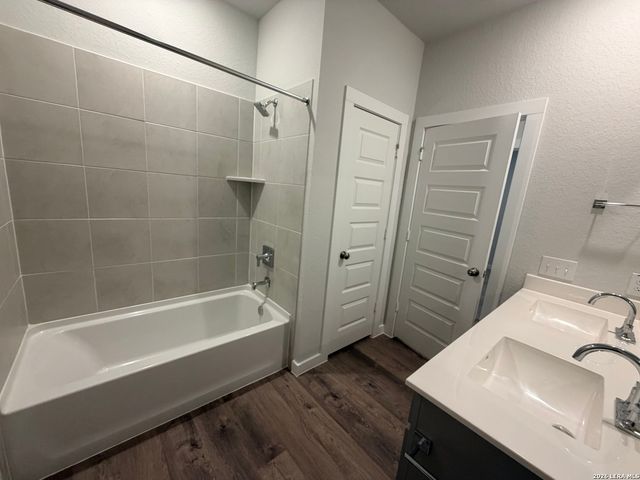 9879 Chavaneaux, San Antonio, TX 78221
