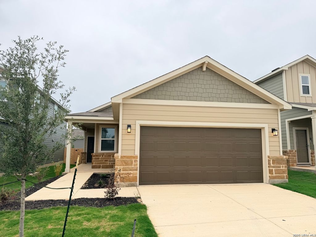 9879 Chavaneaux, San Antonio, TX 78221