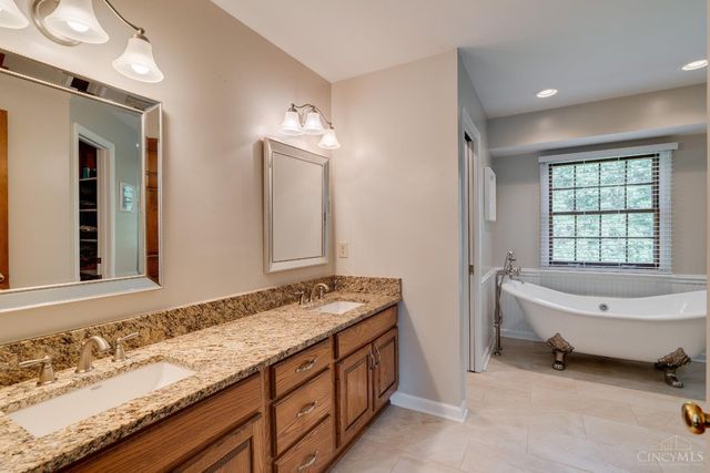 1562 Georgetown Road, Miami Twp, OH 45140